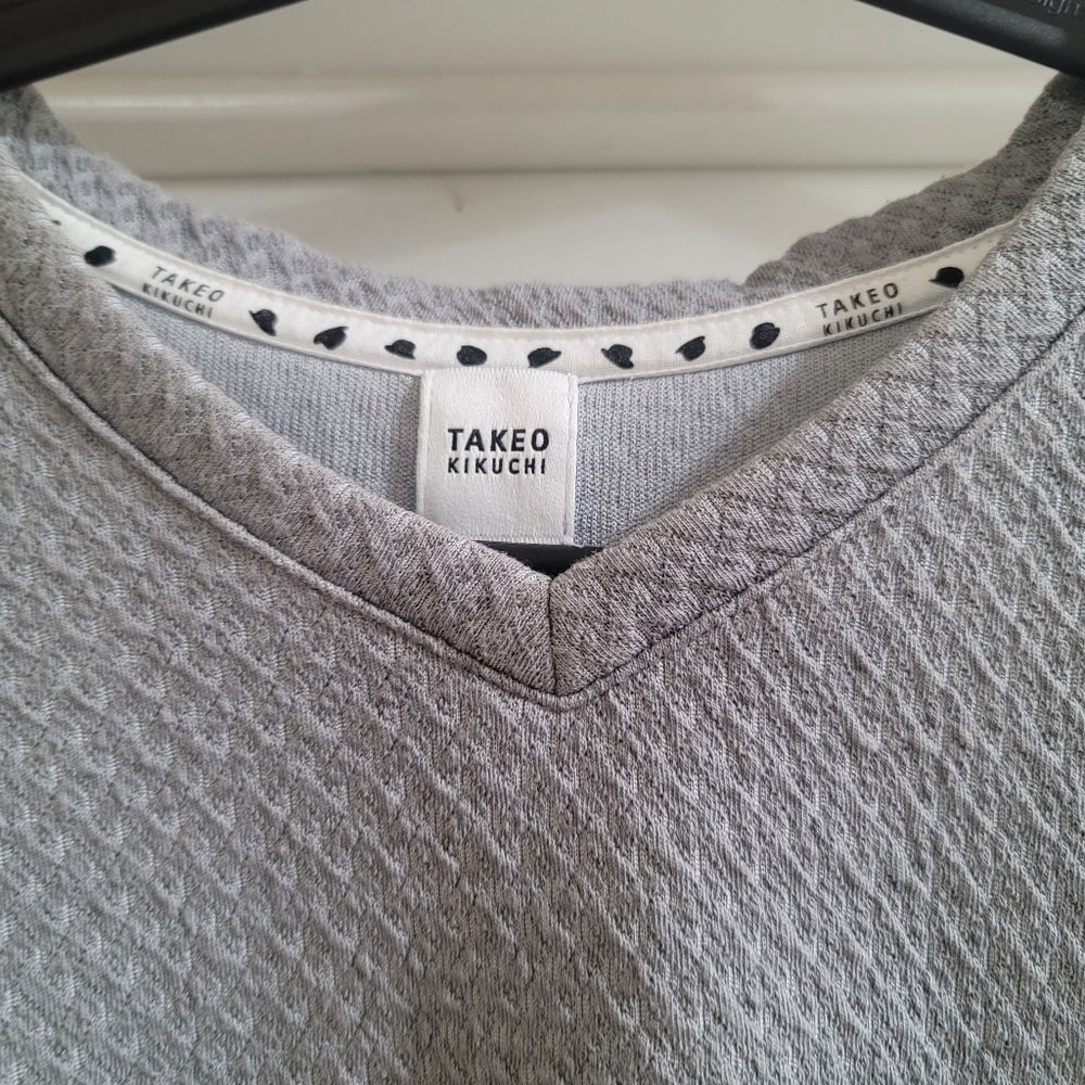 Takeo Kikuchi Size 4 Gray V Neck Sweater - Picture 2 of 4